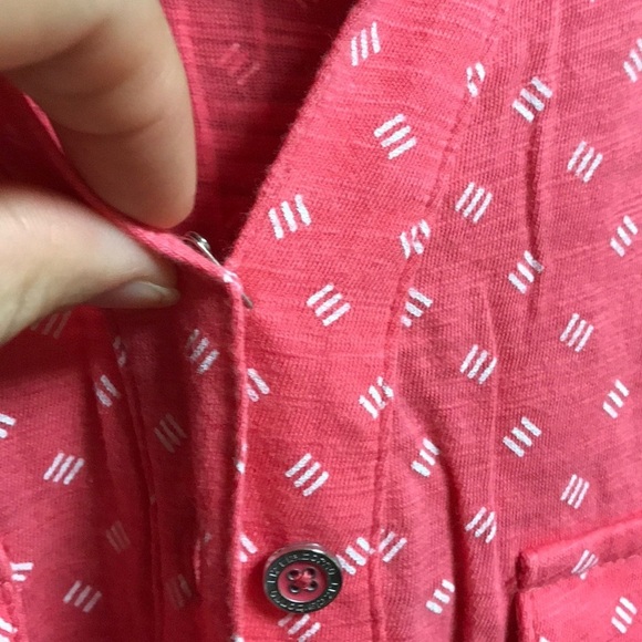 Liz Claiborne rolltab coral/white buttondown top - Picture 9 of 9